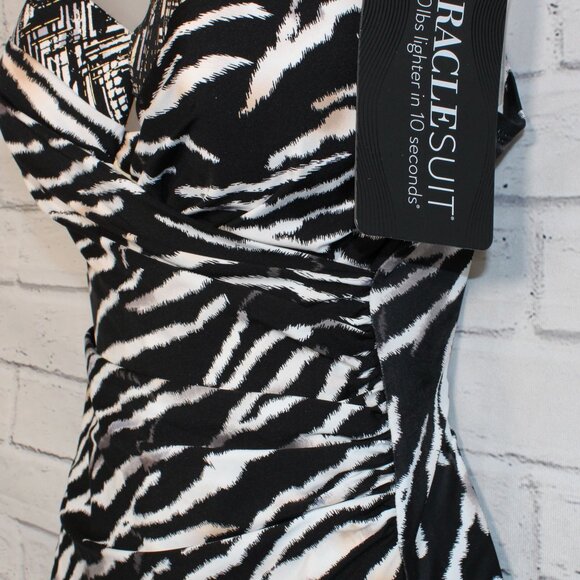 Miraclesuit Women's Tigre Sombra Escape Underwire One-Piece Swimsuit Size 10 NWT - Picture 6 of 10